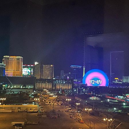 Signature Mgm Suite With Strip And Sphere View Las Vegas Exterior photo