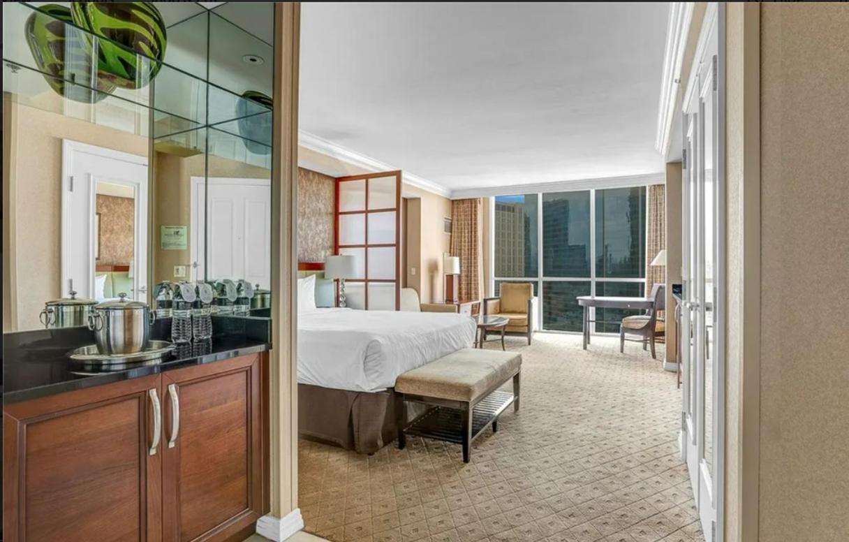 Signature Mgm Suite With Strip And Sphere View Las Vegas Exterior photo