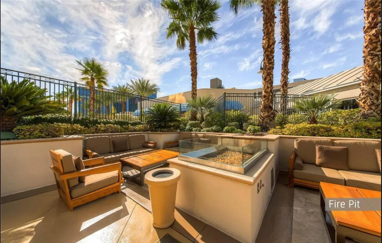 Signature Mgm Suite With Strip And Sphere View Las Vegas Exterior photo