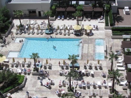 Signature Mgm Suite With Strip And Sphere View Las Vegas Exterior photo